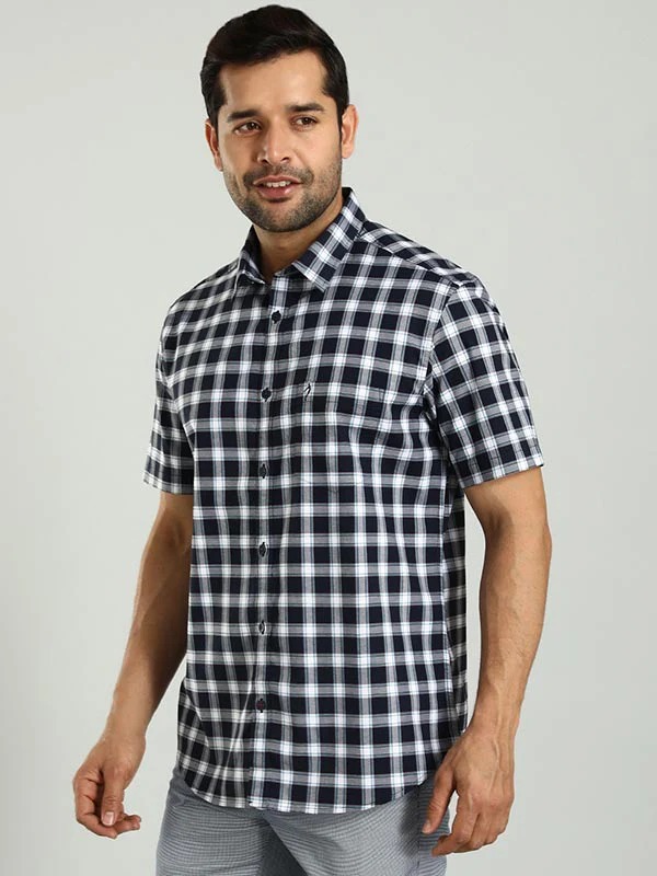 Indian Terrain Men's Regular Fit Half Sleeve Checkered Navy Shirt